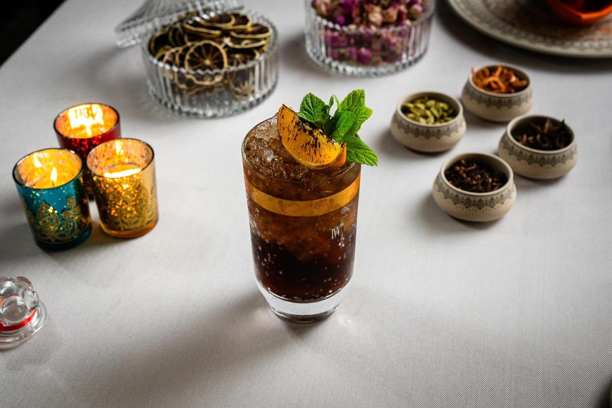 Al Messila, A Luxury Collection Resort & Spa, Доха Екстер'єр фото A masala chai cocktail
